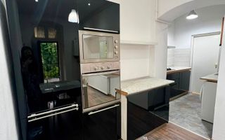 Apartament Renovat Complet 2 camere-et 1-parcare-curte comuna-Central - Poză 5