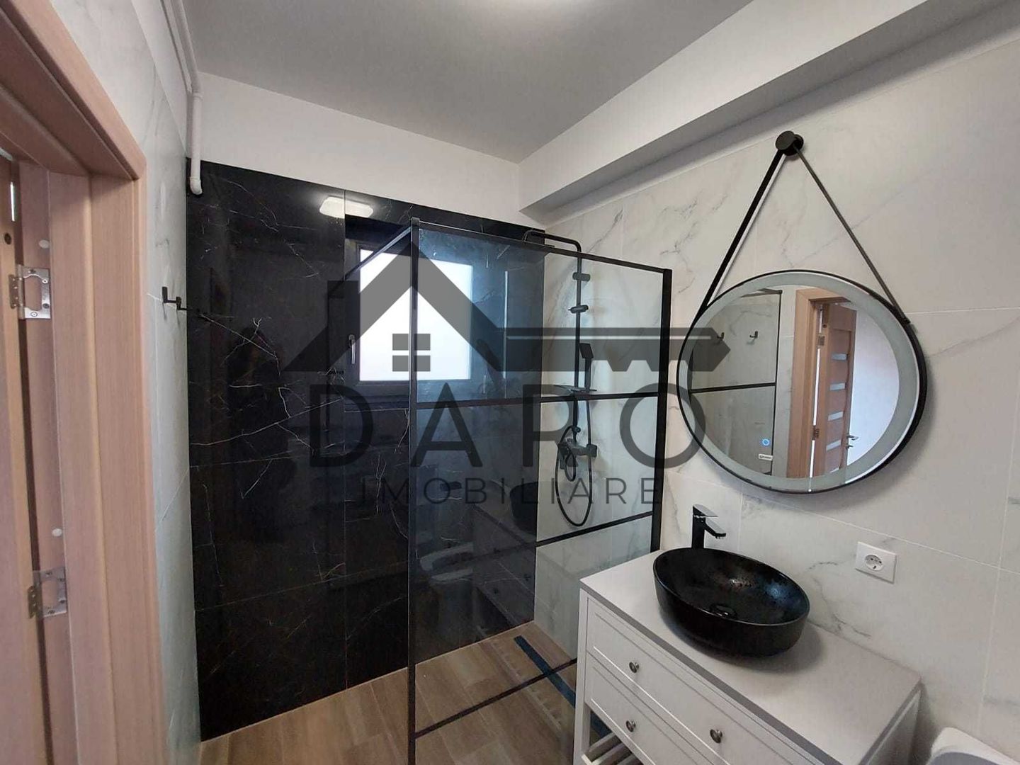 Inchiriez studio in centru, bloc nou, modern amenajat - Poză 5