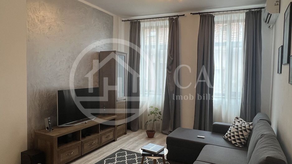 Apartament cu 2 camere de vanzare Ultracentral Oradea - Poză 1