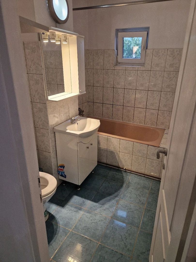 Apartament 2 camere decomandat -spatios ,balcon inchis, zona Sarelui - Poză 9