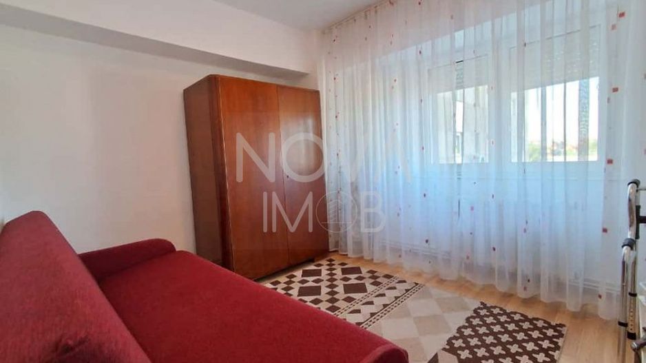 Apartament 3 camere de vanzare, Zona Garii - Poză 2