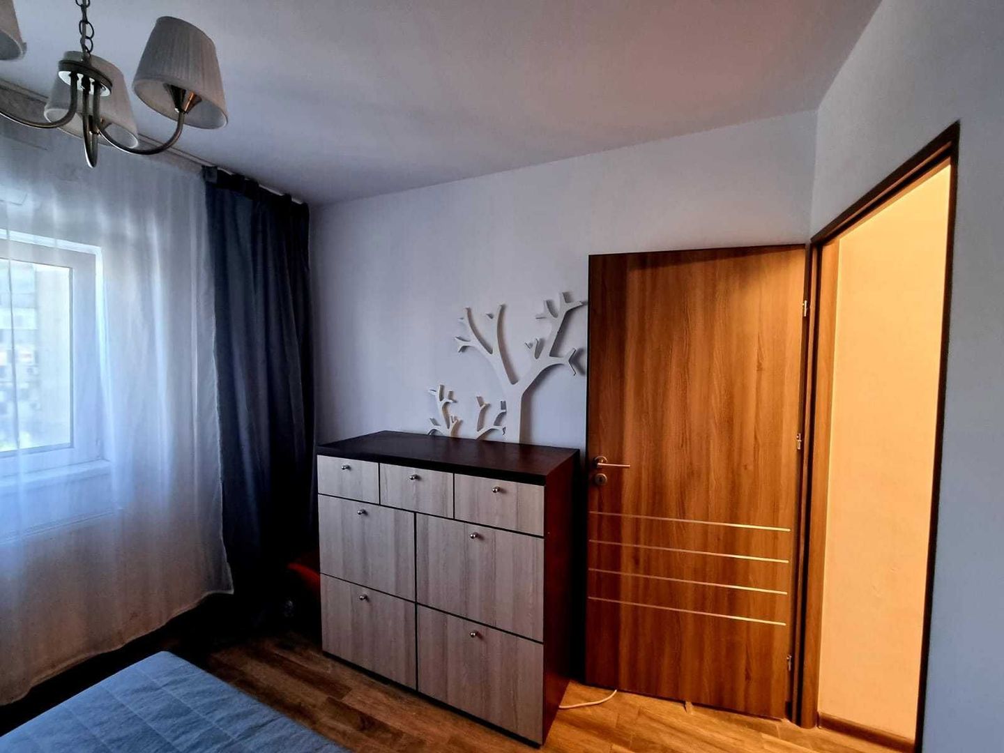 2 camere -54 mp- Mega Mall - Poză 2