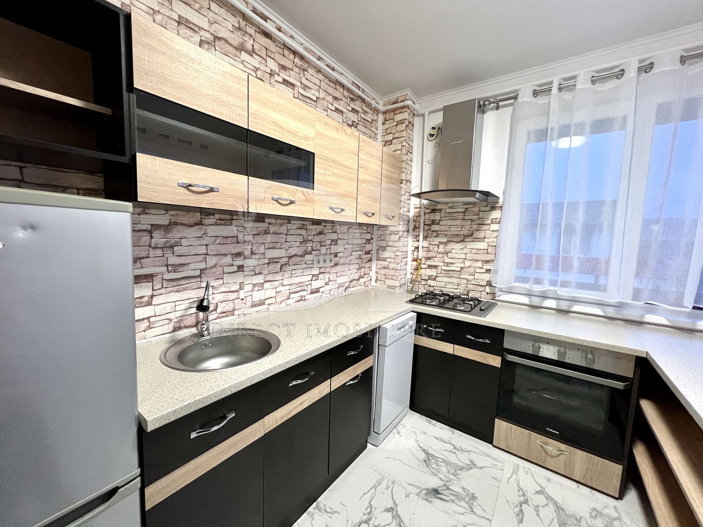 Apartament cu o camera / Parcare subterana / Zona Terra - Poză 3