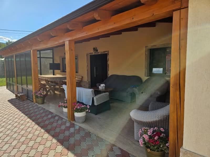 Casă de vânzare | Mobilată și utilată | Curte + Terasă | 210.000 € - Poză 1