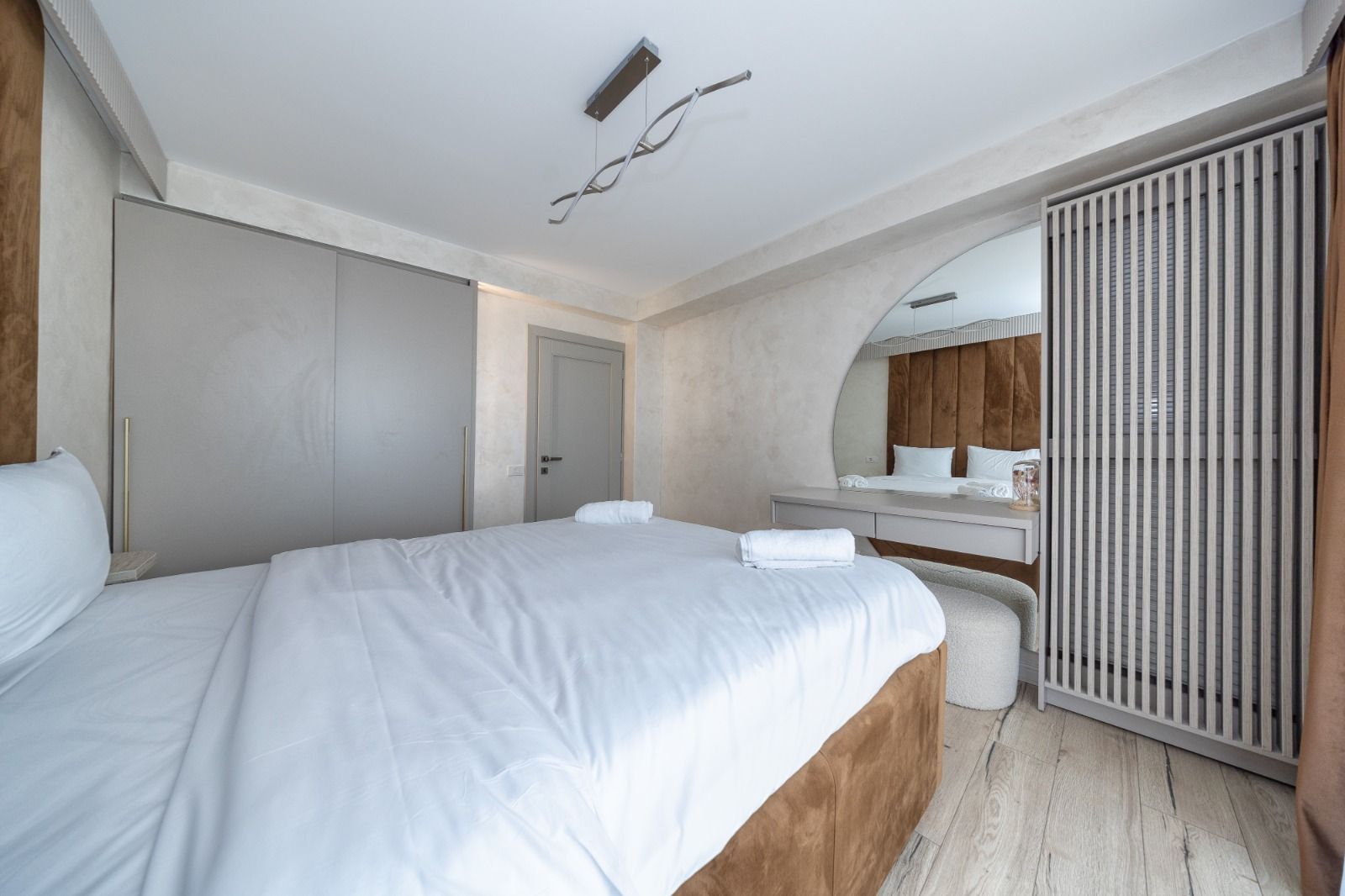 Penthouse superb, 3 camere+parcare subterana ,203 mp-Coresi - Poză 12