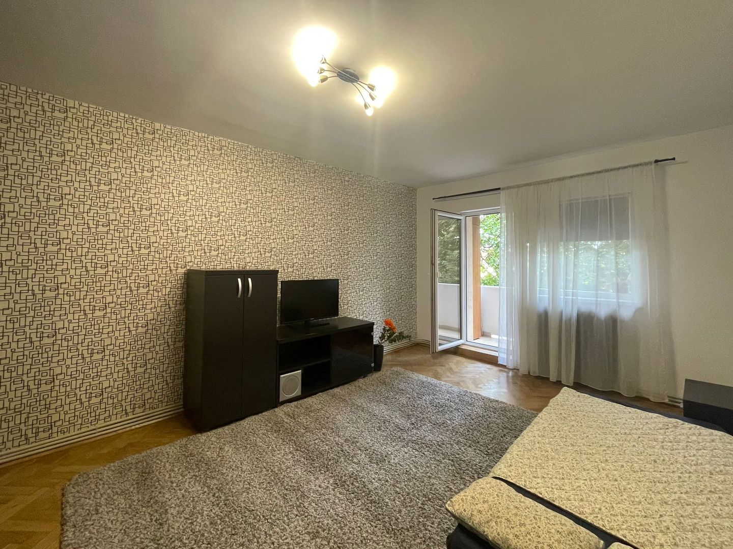 Apartament 3 camere decomandate ,  zona Titulescu! - Poză 1