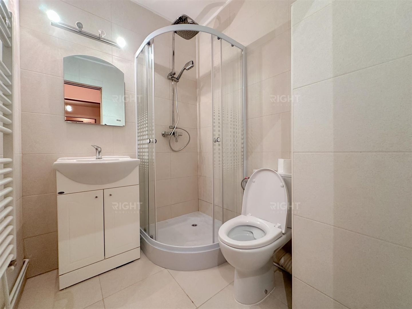 Apartament 4 camere | 2 balcoane | loc parcare | Sacele Brasov - Poză 9