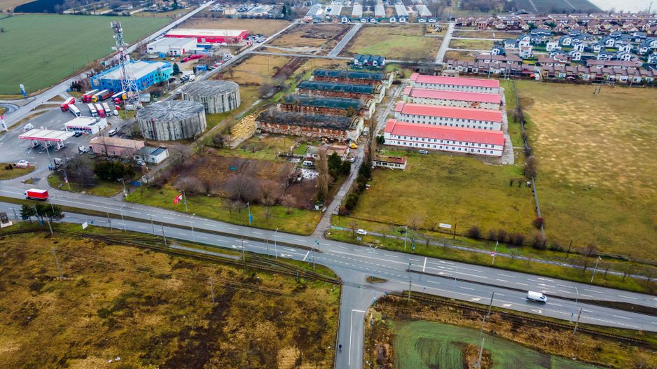 Teren intravilan la șoseaua principală Grădiște - Poză 3