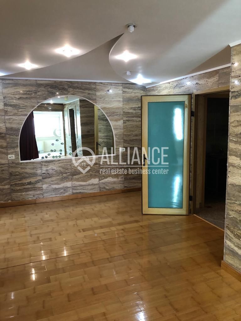 Faleza Nord - (Cod 12) - De inchiriat Apartament 5 Camere - Poză 4