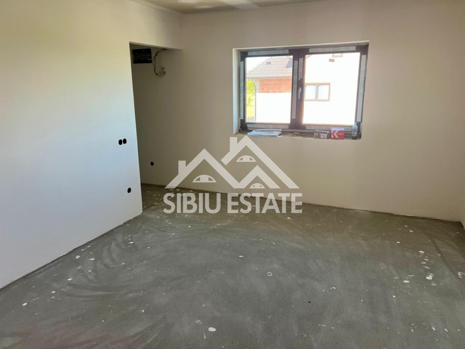 Casa individuala generoasa 5 camere, carport si pivnita curte 500 mp - Poză 11