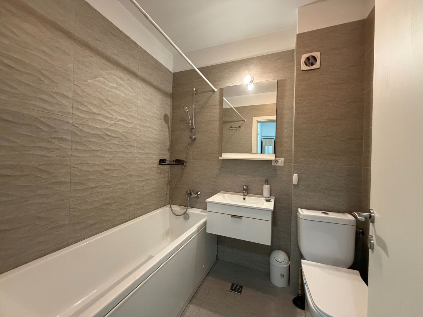 TITAN - Pallady | Chirie Garsoniera + Parcare - Poză 4