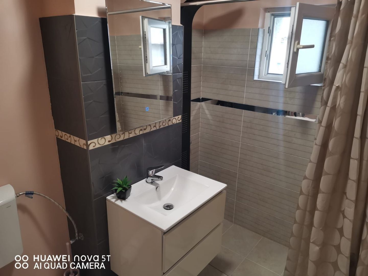 Apartament+spatiu comercial - Poză 2