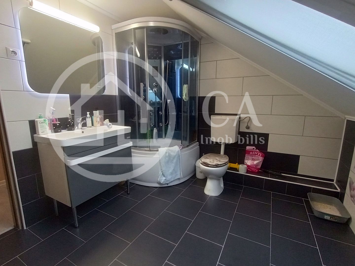 Casa de vnzare 4 camere pe zona Rogerius, Oradea. - Poză 9