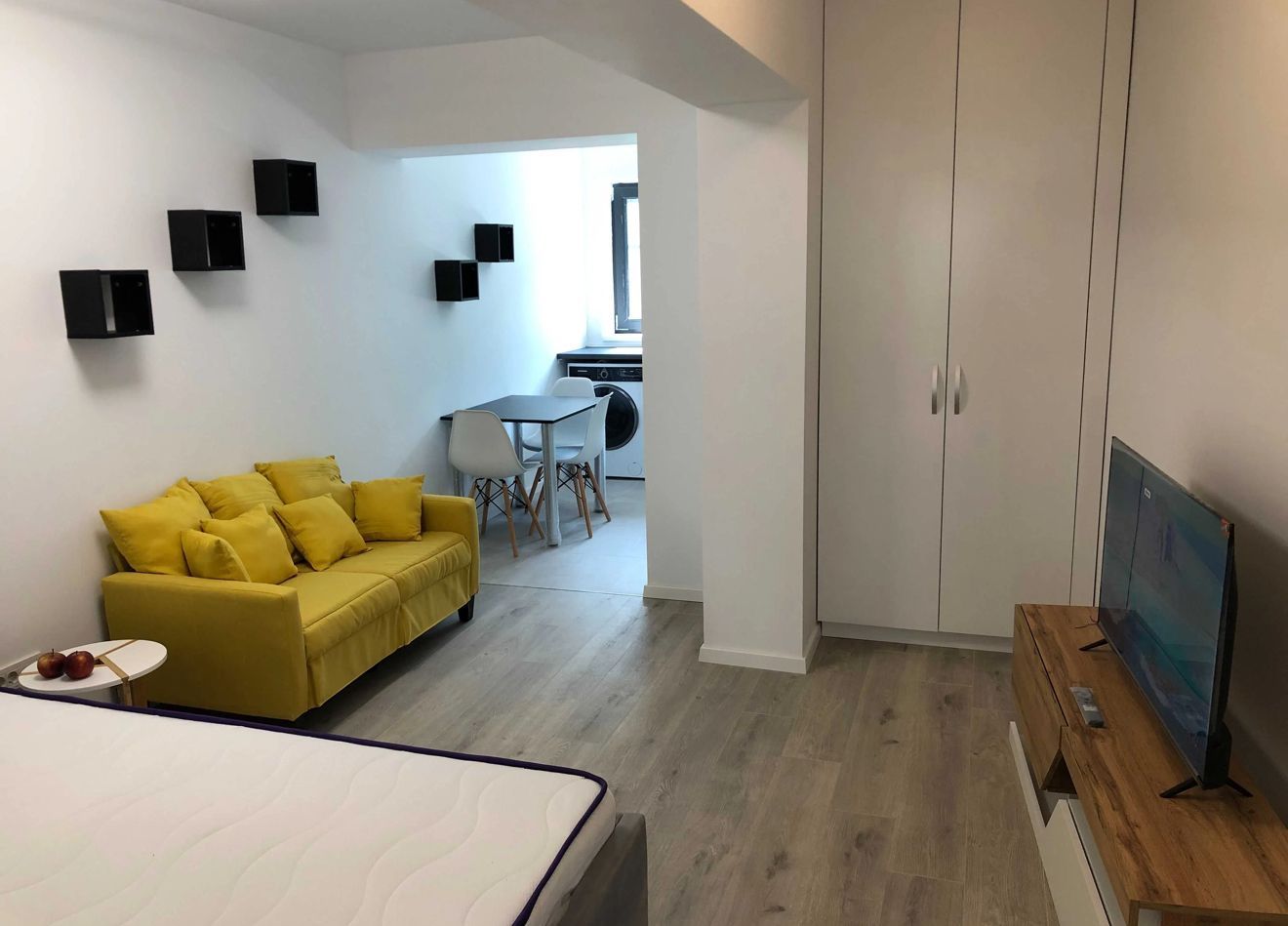 STUDIO AVRIG RESIDENCE, PARCARE SUBTERANA, MASINA DE SPALAT VASE - Poză 2