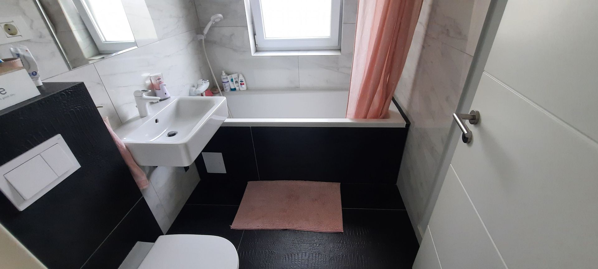 Apartament cu 2 camere si  2 locuri de parcare - Poză 5