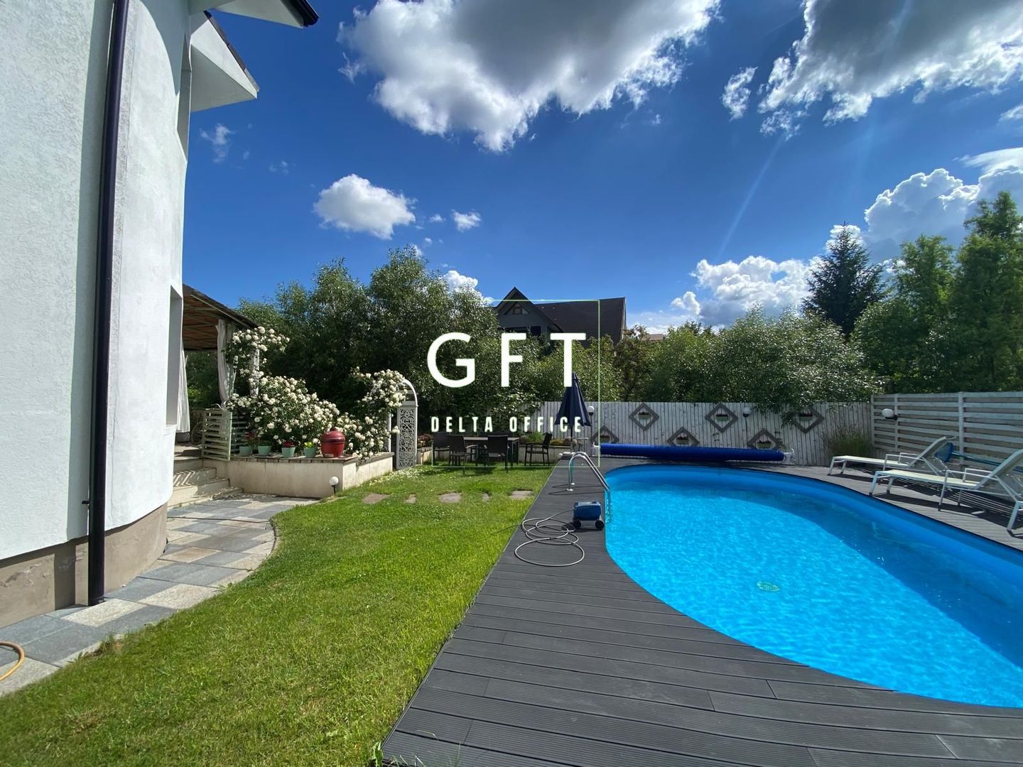 PRET REDUS!!! Vila de lux, P+E+M, piscina, 7 minute de centru Bistritei - Poză 1