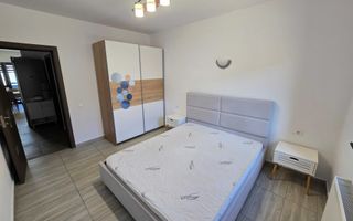 Apartament cu 3 camere si gradina, zona centrala a localitatii - Poză 2