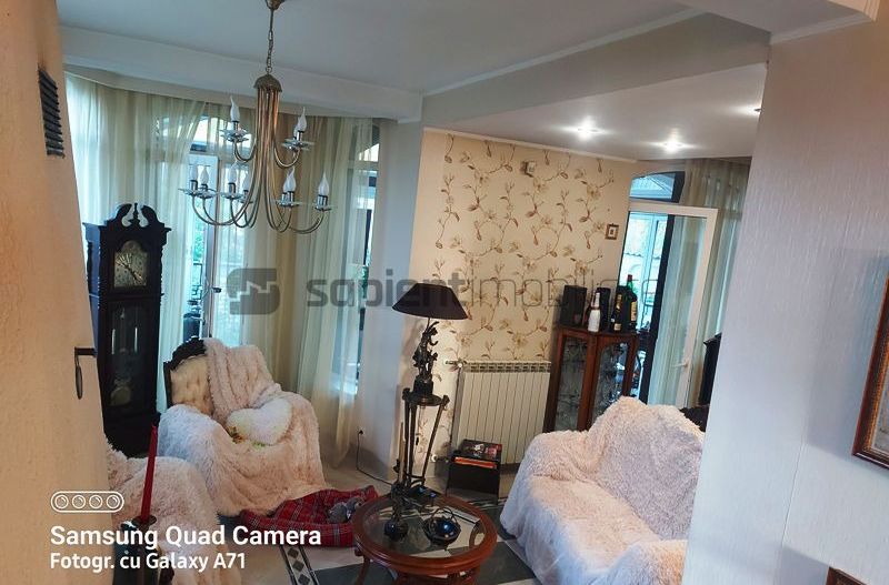 Casa lux cu 5 camere in Rontau - Poză 5