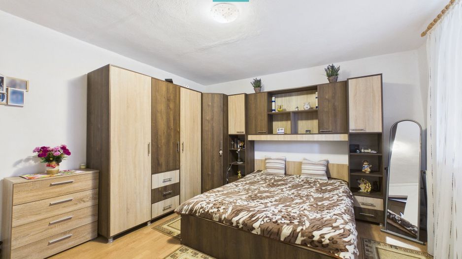 Casă 3 camere, 544 mp teren, Gai, curte + garaj - Poză 2