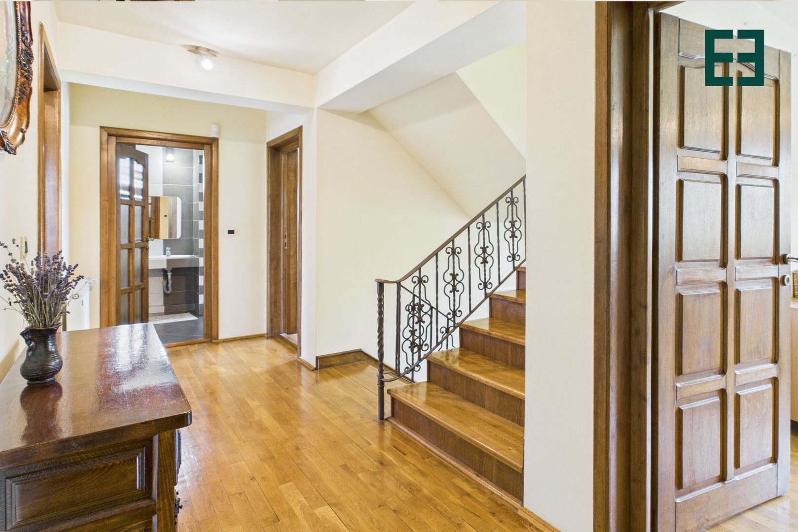 Vilă cu 6 camere - Zona Subcetate - Arad - Poză 18