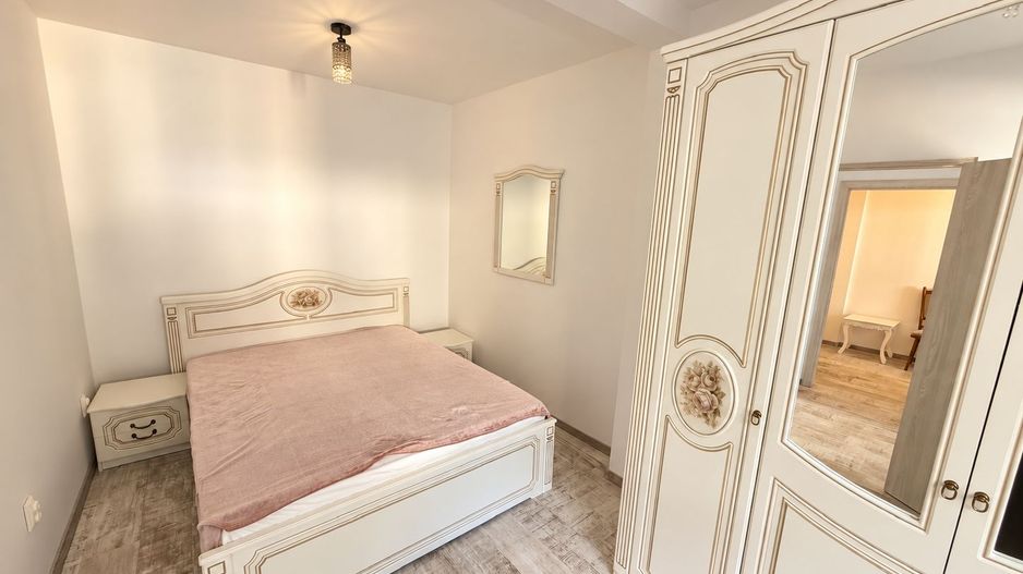 Apartament cu 3 camere și curte privată | Parcul central | Parcare - Poză 6