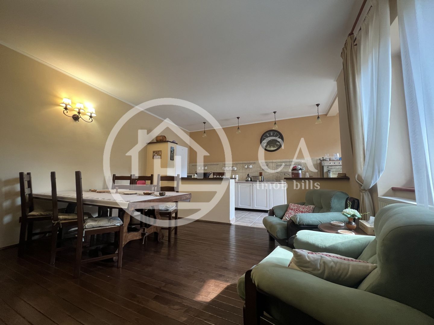 Casa cu 5 camere de vânzare in zona Centrala, Oradea - Poză 4