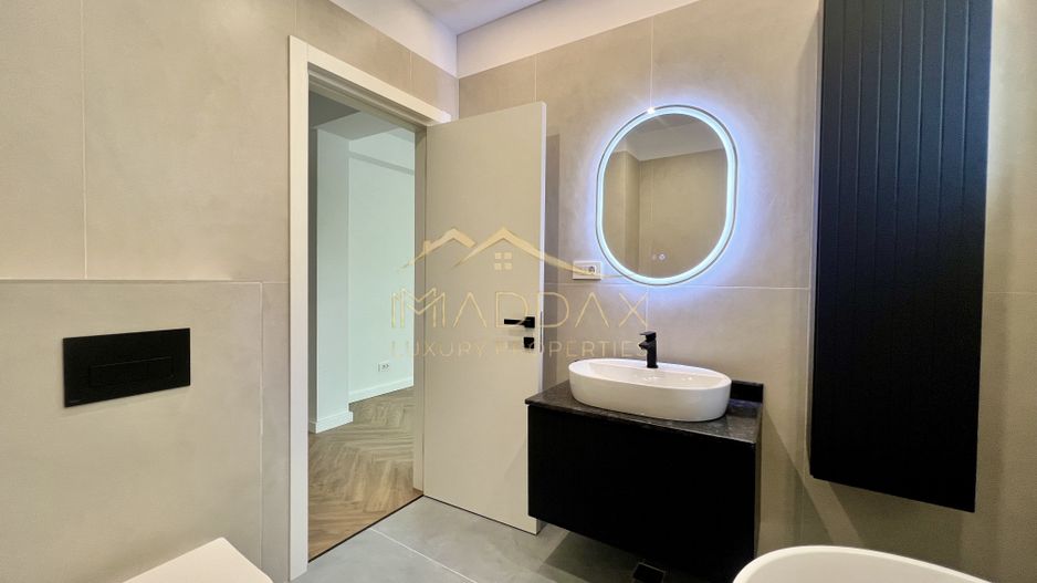 Vilă **6 camere  **451mp // Zona Iancu Nicolae - Poză 83