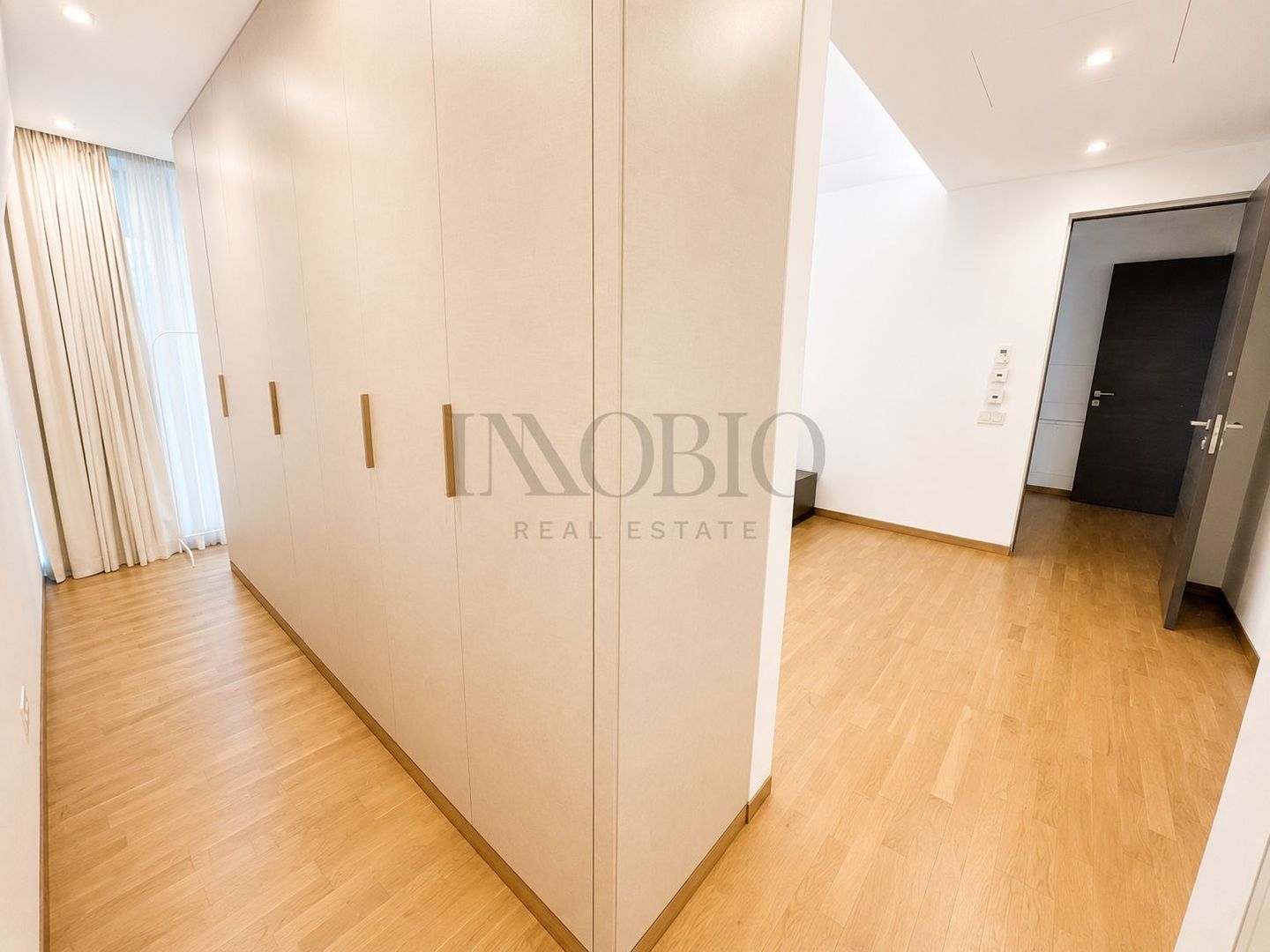 Apartament 4 camere cu curte generoasă - Poză 10