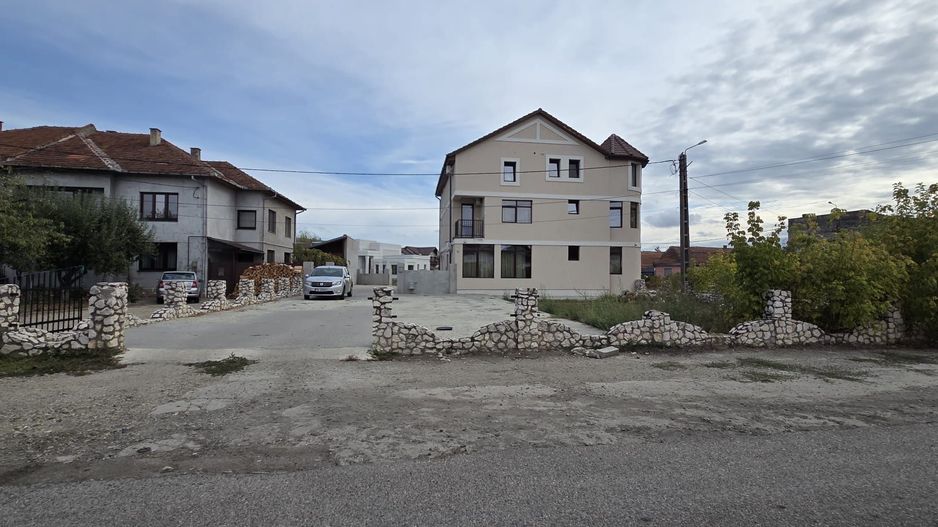 IMOBIL DE ÎNCHIRIAT – 6 APARTAMENTE | 22 LOCURI DE CAZARE - Poză 1