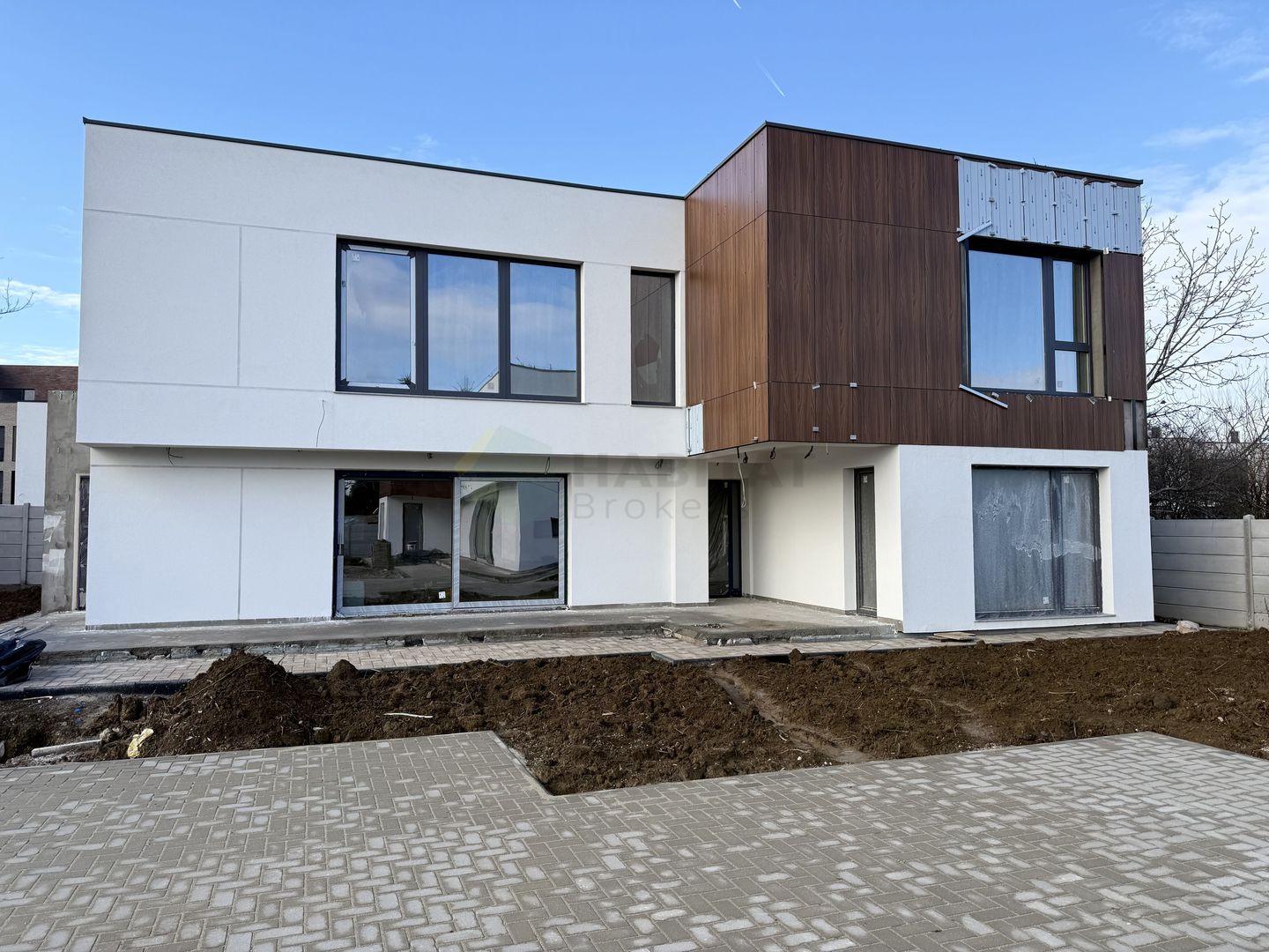 Oportunitate investitie, vila 6 camere - Poză 1