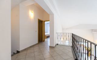 Casă situată pe strada Constituției, Aradul Nou - Poză 5