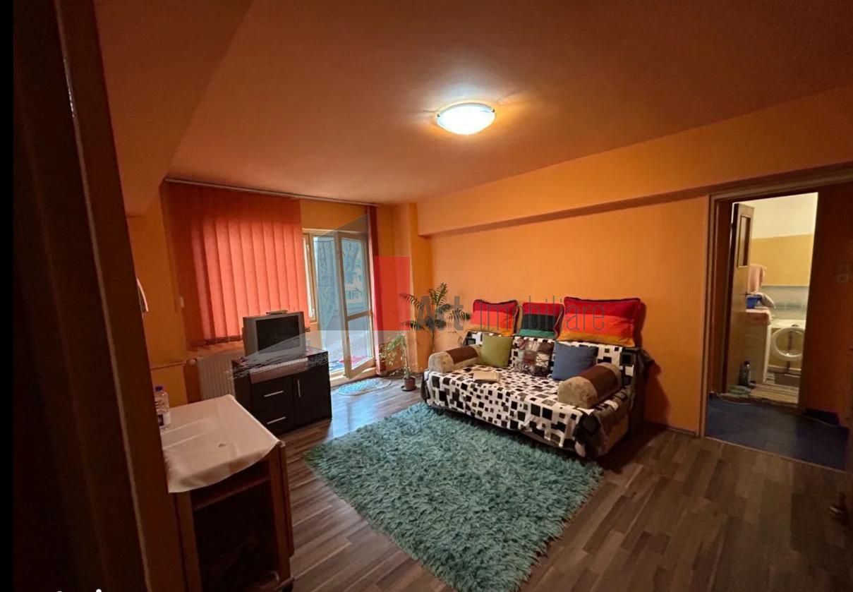 APARTAMENT DE 3 CAMERE BARCA - Poză 1