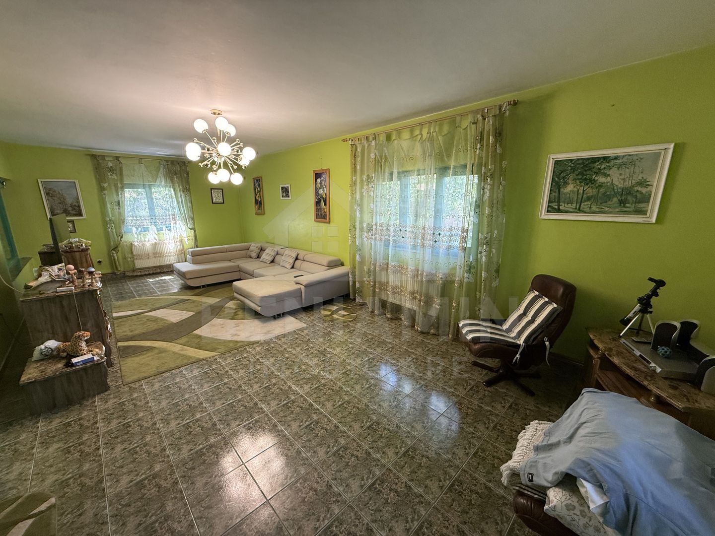 Casa Spatioasa D+P+1+M – 615mp - Teren 1000mp - Rovine - Poză 2