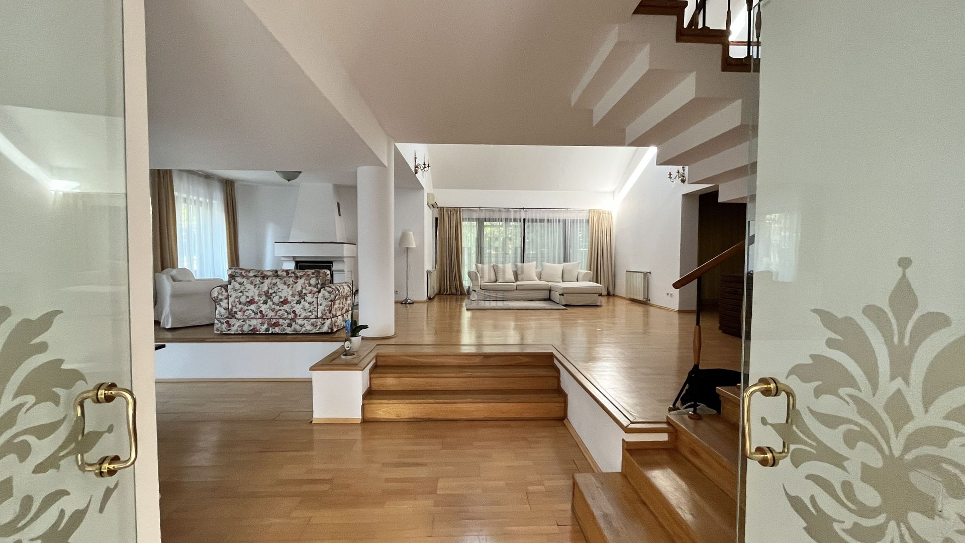 VILA 7 CAMERE, MOBILATA IN PIPERA DISPONIBILA IMEDIAT - Poză 25