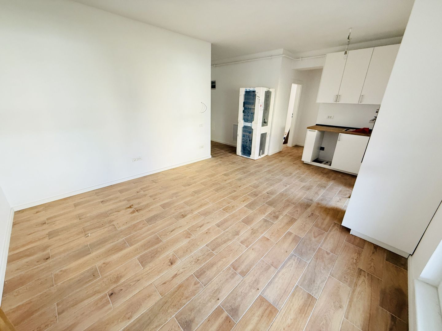 Soarelui- Sud Plaza | 2 Camere | Loc De Parcare. - Poză 2