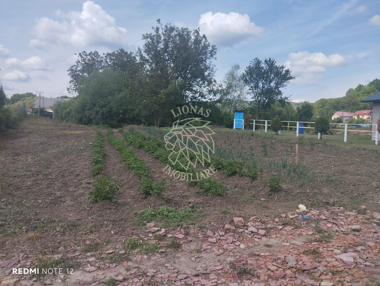 Teren 701 mp-ideal investitie, cabana, gradina-Slatinita - Poză 3
