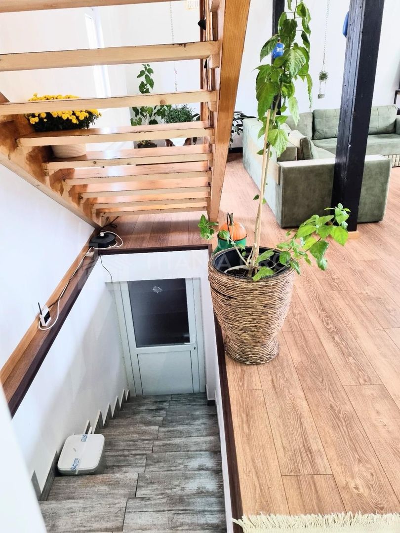 INVESTITIE Vila moderna + vila la rosu, teren 1480 padure - Poză 31
