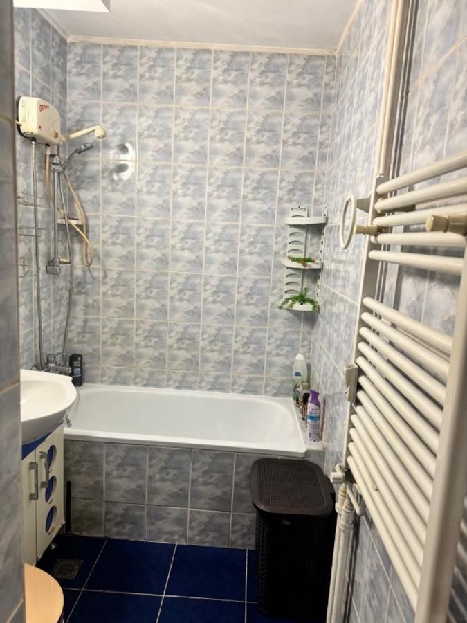 Apartament spatios cu trei camere, Brancoveanu, 80.000€ negociabil - Poză 4