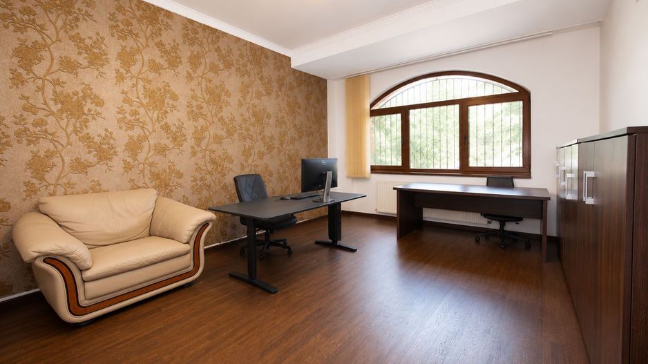 Apartament cu 4 camere 169mp, parter si teren 175mp, în zona Grivita - Poză 6