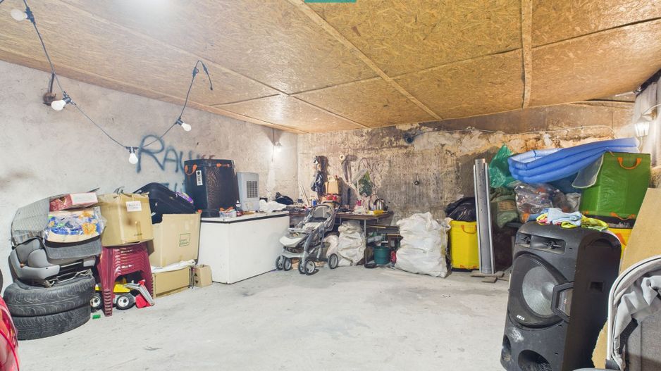 Două case, curte mare, lângă Castelul Huniazilor - Poză 41