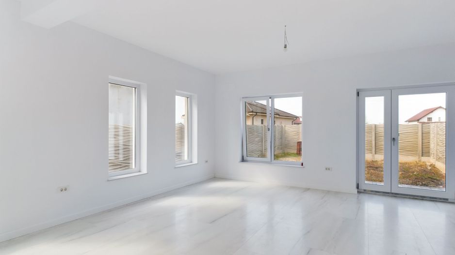 Duplex cu 5 camere în Ghiroda - Poză 2