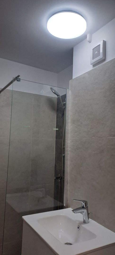Apartament 2 camere, decomandat, Piata Victoriei, complet renovat, parter. - Poză 12