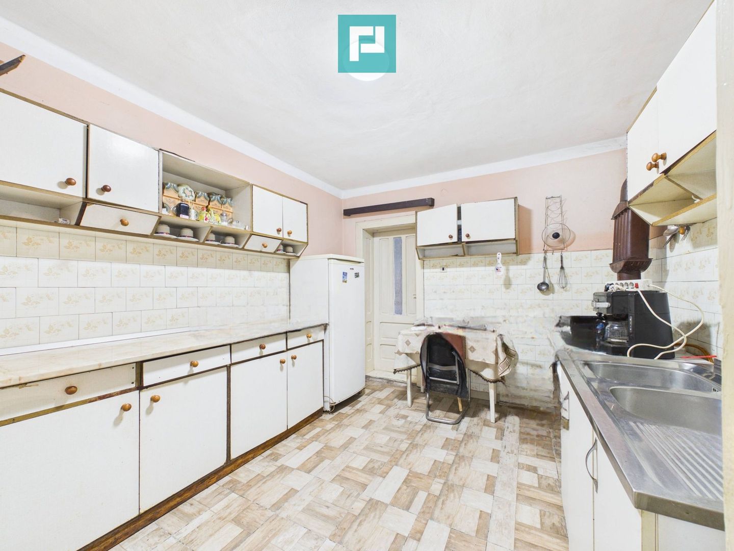 Casă cu 5 camere, în orașul Sebiș, Arad - Poză 6