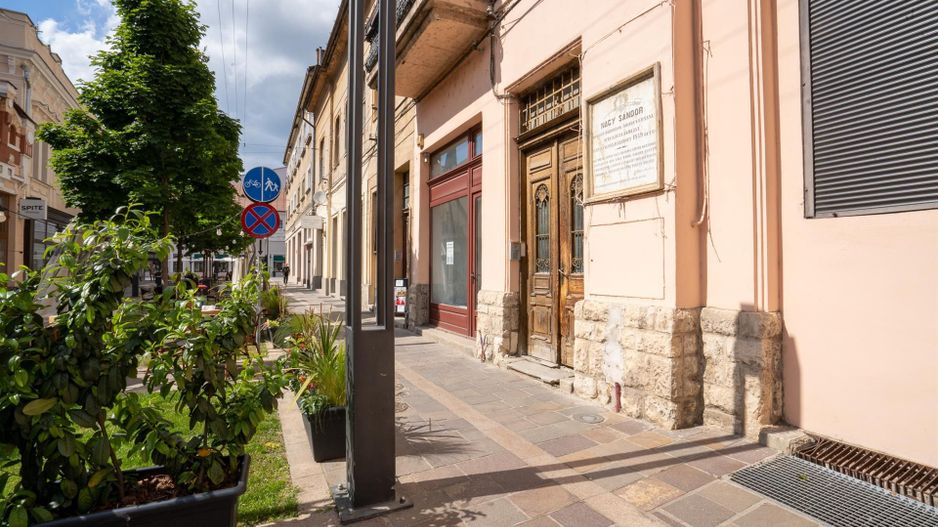 Apartament cu 3 camere de vanzare ULTRACENTRAL - Poză 1