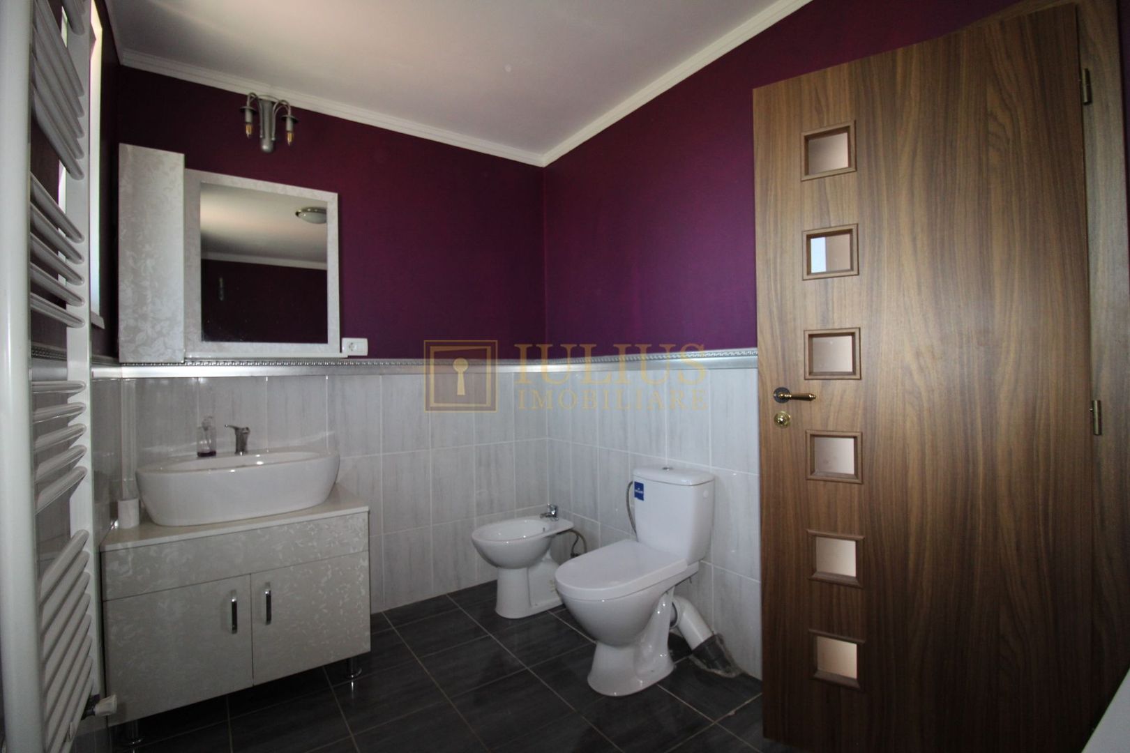 apartament la curte, 2 băi, loc de parcare, zona linistita, dressing - Poză 17