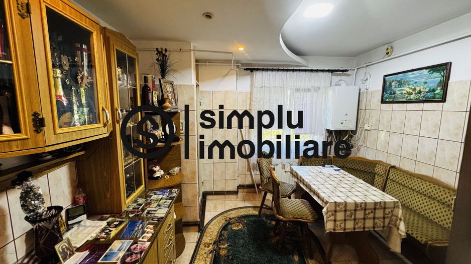 3 decomandate, centrala, 1 Mai - 110 000 Euro - Poză 5