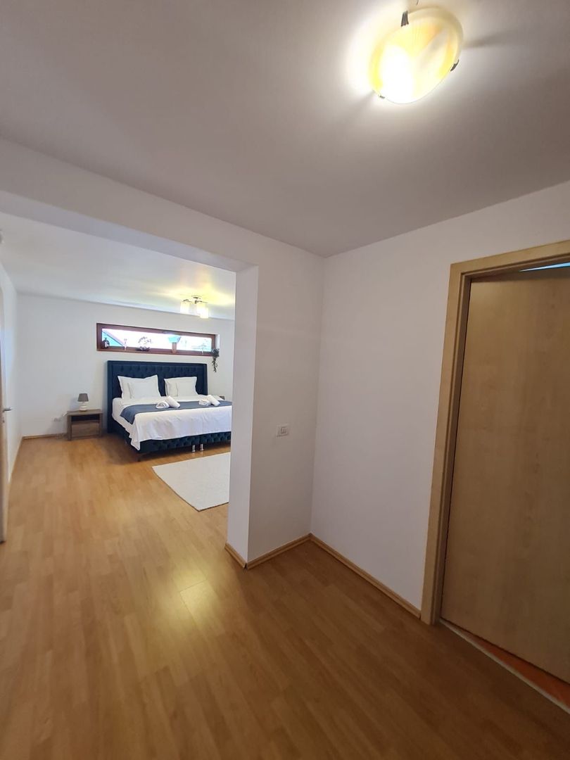 Vila spațioasă și recent renovată în Ghiroda! - Poză 74