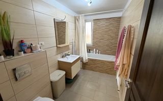 Spatios. Mobilat si utilat. Pozitie excelenta. - Poză 12