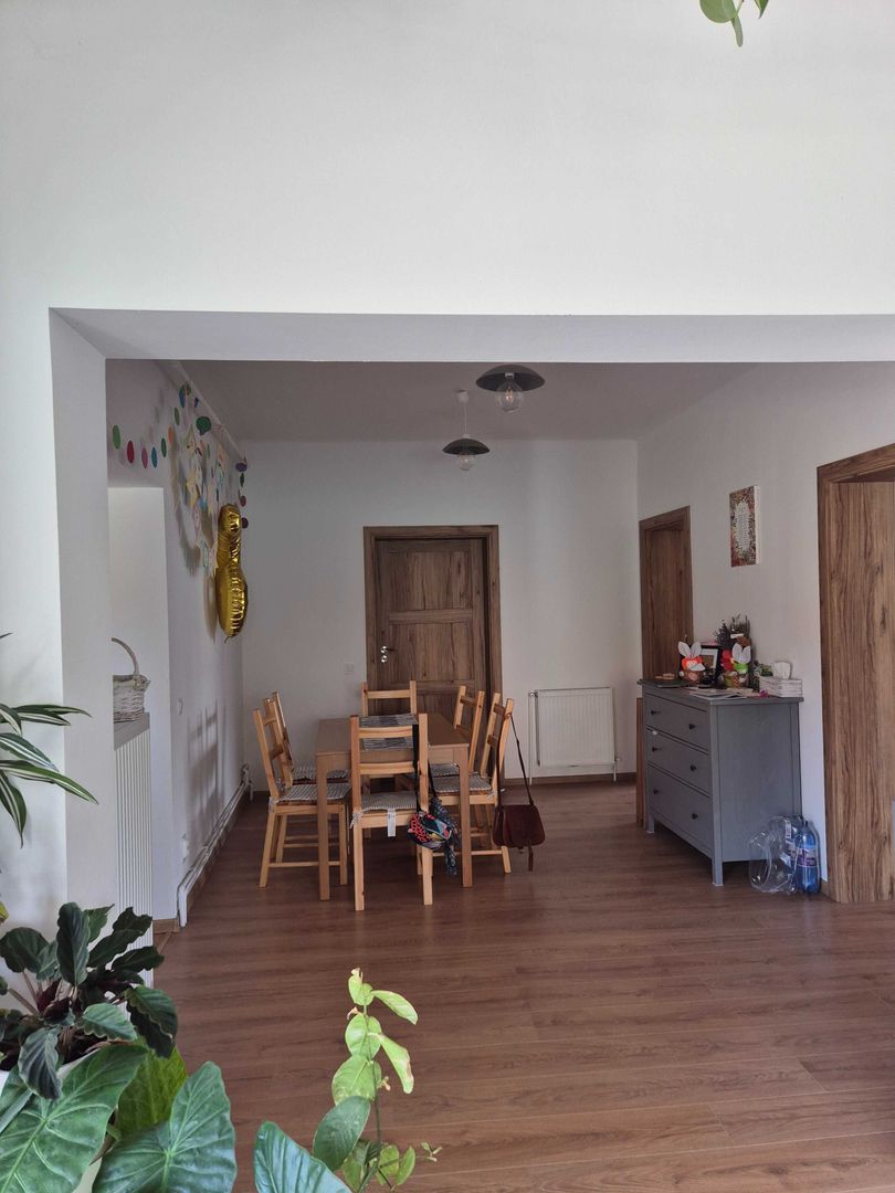 BRASADAS vinde casa familiara cu gradina in zona Titulescu. - Poză 4