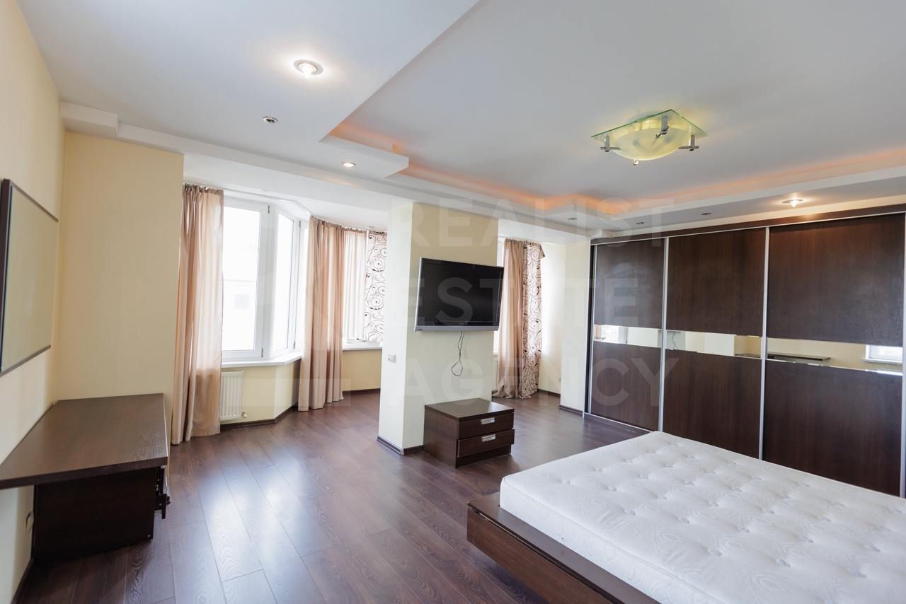 Vânzare, 3 dormitoare + living, str. Vasile Alexandri, Centru - Poză 9